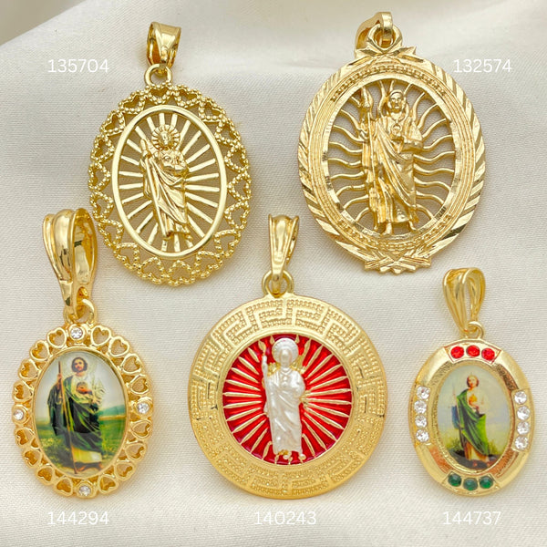 Kit Surtido de 30 Dijes de San Judas de Oro Laminado al por mayor — SKU 152442