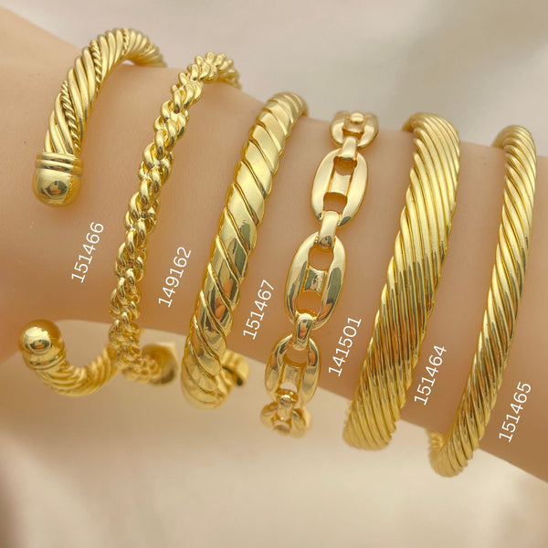 Kit Surtido de 15 Brazaletes Tipo Cuff Dorados de Oro Laminado al por mayor — SKU 152656