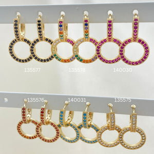 Kit Surtido de 30 Argollas Huggies con Dijes de Zirconia de Oro Laminado al por mayor — SKU 152728