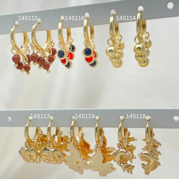 Kit Surtido de 30 Argollas Huggies con Dijes de Oro Laminado al por mayor — SKU 152731