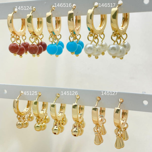 Kit Surtido de 30 Argollas Huggies con Dijes Dorados de Oro Laminado al por mayor — SKU 152727