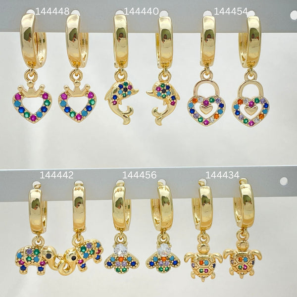 Kit Surtido de 30 Argollas Huggies con Dijes de Oro Laminado al por mayor — SKU 152813