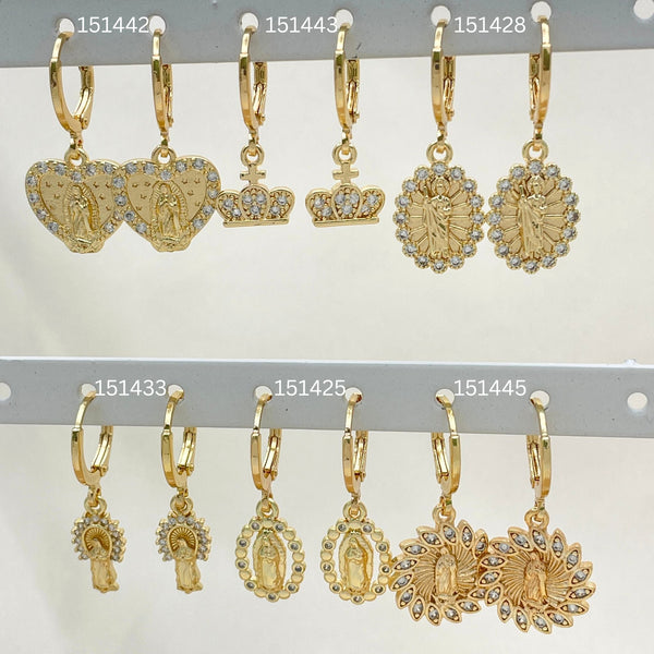 Kit Surtido de 30 Argollas Huggies con Dijes de Oro Laminado al por mayor — SKU 152819