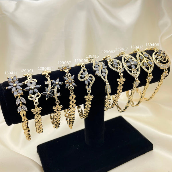 Kit Surtido de 10 Pulseras con Zirconia de Oro Laminado con Exhibidor al por mayor — SKU 153160
