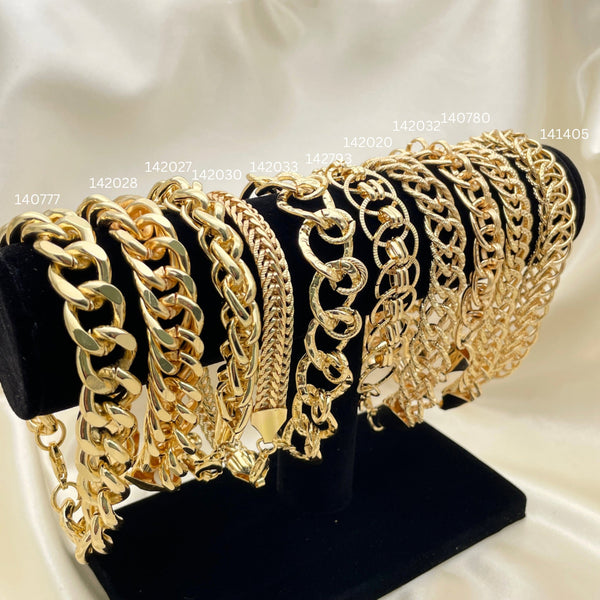 Kit Surtido de 10 Pulseras de Eslabones Couture de Oro Laminado con Exhibidor al por mayor — SKU 153166