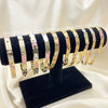 Kit Surtido de 10 Pulseras de Eslabones Tricolor de Oro Laminado con Exhibidor al por mayor — SKU 153167