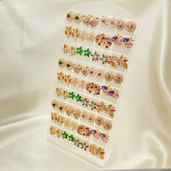 Kit Surtido de 36 Aretes de Botón Multicolor de Oro Laminado con Exhibidor al por mayor — SKU 153262