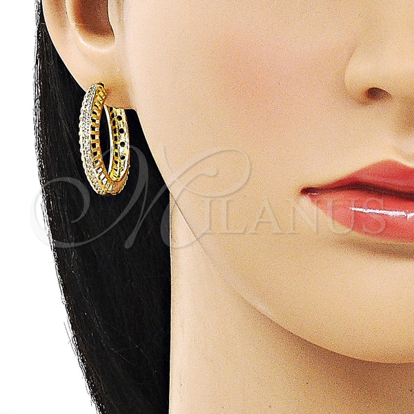 Argolla Huggie 02.213.0572.30 Oro Laminado, con Blanca Micro Pave, Pulido, Tono Dorado