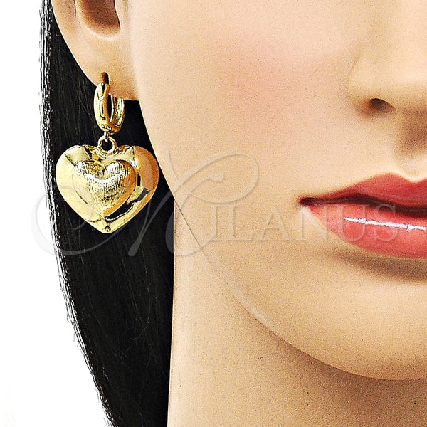 Arete Colgante 02.341.0216 Oro Laminado, Diseño de Corazón y Hueco, Cepillado, Tono Dorado