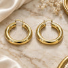 Argolla Mediana 02.163.0315.40 Oro Laminado, Diseño de Hueco, Pulido, Tono Dorado