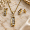 Juego de Arete y Dije de Adulto 10.342.0241 Oro Laminado, Diseño de Herradura, con Zirconia Cubica Blanca, Pulido, Tono Dorado