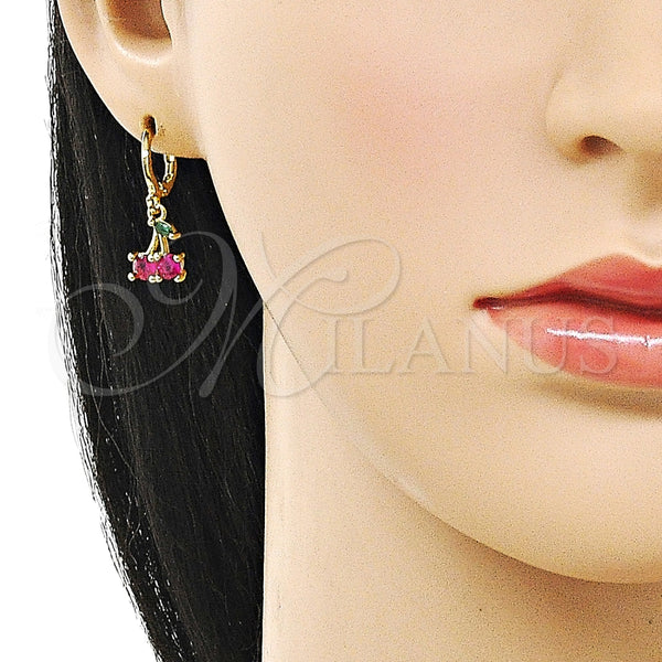 Arete Colgante 02.411.0079 Oro Laminado, Diseño de Cereza, con Rubi and Verde Zirconia Cubica, Pulido, Tono Dorado