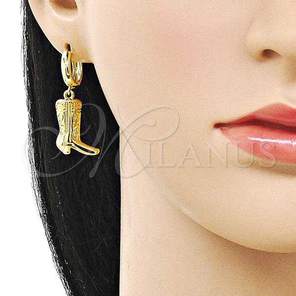 Arete Colgante 02.341.0252 Oro Laminado, Diseño de Zapato, Pulido, Tono Dorado