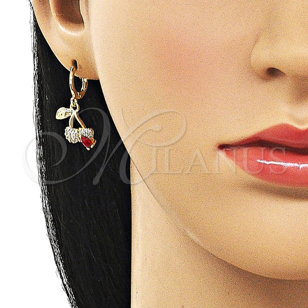 Arete Colgante 02.323.0096 Oro Laminado, Diseño de Cereza, con Granate Zirconia Cubica and Blanca Micro Pave, Pulido, Tono Dorado