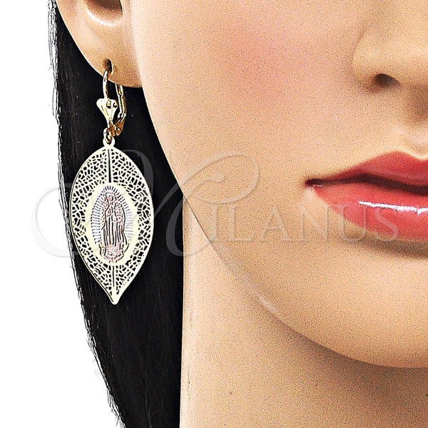 Arete Colgante 02.331.0074 Oro Laminado, Diseño de Oja y Guadalupe, Pulido, Tres Tonos