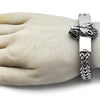 Pulsera Elegante 03.439.0004.09 Acero Inoxidable, Diseño de Leon, Pulido, Tono Plateado (12 MM Thickness, 9 Inches Length)