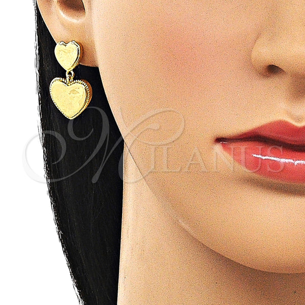 Arete Colgante 02.282.0118 Oro Laminado, Diseño de Corazón, Pulido, Tono Dorado