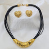 Collar y Dije 06.116.0187.1 Acero Inoxidable, Diseño de Corazón, Cuero Negro, Tono Dorado
