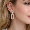 Arete Colgante 02.436.0041 Oro Laminado, Diseño de Baguette y Cluster, con Zirconia Cubica Blanca y Micro Pave Blanca, Pulido, Tono Dorado