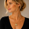 Dije Religioso 05.342.0259 Oro Laminado, Diseño de Elefante, con Zirconia Cubica Blanca y Granate, Pulido, Tono Dorado
