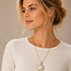 Dije Elegante 05.465.0010 Oro Laminado, con Perla Marfil y Micro Pave Blanca, Pulido, Tono Dorado