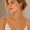 Dije Elegante 05.459.0012 Oro Laminado, Diseño de Mama y Flor, con Zirconia Cubica Blanca, Pulido, Tono Dorado