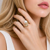 Anillo Multi Piedra 01.424.0013 Oro Laminado, Diseño de Bola y Cluster, con Perla Marfil y Zirconia Cubica Blanca, Pulido, Tono Dorado (Talla Unica)