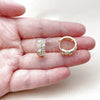 Argolla Huggie 02.267.0075.16 Oro Laminado, con Zirconia Cubica Blanca y Micro Pave Blanca, Pulido, Tono Dorado