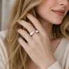 Anillo Multi Piedra 01.282.0011 Oro Laminado, Diseño de Caballo y Gota, con Madre Perla Marfil y Zirconia Cubica Blanca, Pulido, Tono Dorado (Talla Unica)