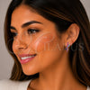 Argolla Huggie 02.260.0056.14 Rodio Laminado, con Micro Pave Rubi y Turquoise, Pulido, Rodinado