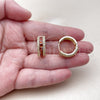 Argolla Huggie 02.267.0097.1.20 Oro Laminado, Diseño de Cluster, con Zirconia Cubica Granate y Blanca, Pulido, Tono Dorado