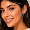 Argolla Huggie 02.267.0097.9.20 Rodio Laminado, Diseño de Cluster, con Zirconia Cubica Turquoise y Blanca, Pulido, Rodinado