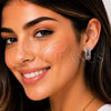Argolla Huggie 02.267.0097.11.20 Rodio Laminado, Diseño de Cluster, con Zirconia Cubica Multicolor y Blanca, Pulido, Rodinado
