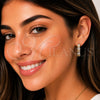 Argolla Huggie 02.267.0098.22 Oro Laminado, Diseño de Baguette, con Zirconia Cubica Blanca, Pulido, Tono Dorado