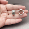 Argolla Huggie 02.267.0100.7.16 Rodio Laminado, con Zirconia Cubica Verde y Blanca, Pulido, Rodinado