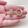 Argolla Huggie 02.267.0101.4.22 Oro Laminado, Diseño de Baguette y Cluster, con Zirconia Cubica Multicolor y Blanca, Pulido, Tono Dorado