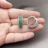 Argolla Huggie 02.267.0101.7.22 Rodio Laminado, Diseño de Baguette y Cluster, con Zirconia Cubica Verde y Blanca, Pulido, Rodinado