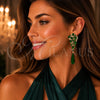 Arete Largo 02.436.0072 Oro Laminado, Diseño de Gota, con Zirconia Cubica Verde y Blanca, Pulido, Tono Dorado