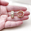 Argolla Huggie 02.283.0426.20 Oro Laminado, Diseño de Baguette, con Zirconia Cubica Blanca y Micro Pave Blanca, Pulido, Tono Dorado
