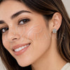 Arete Dormilona 02.310.0215 Rodio Laminado, Diseño de Flor, con Micro Pave Blanca, Pulido, Rodinado