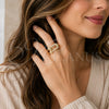 Anillo Multi Piedra 01.438.0023 Oro Laminado, con Micro Pave Blanca, Pulido, Tono Dorado (Talla Unica)