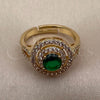 Anillo Solitario 01.282.0023 Oro Laminado, Diseño de Cluster, con Zirconia Cubica Verde y Blanca, Pulido, Tono Dorado (Talla Unica)