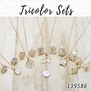 Kit Surtido de 15 Juegos de Aretes, Dijes y Collares Tricolor de Oro Laminado al por mayor — SKU 139586