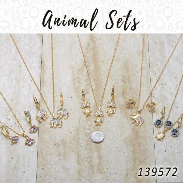 Kit Surtido de 18 Juegos de Aretes, Dijes y Collares de Animales de Oro Laminado al por mayor — SKU 139572