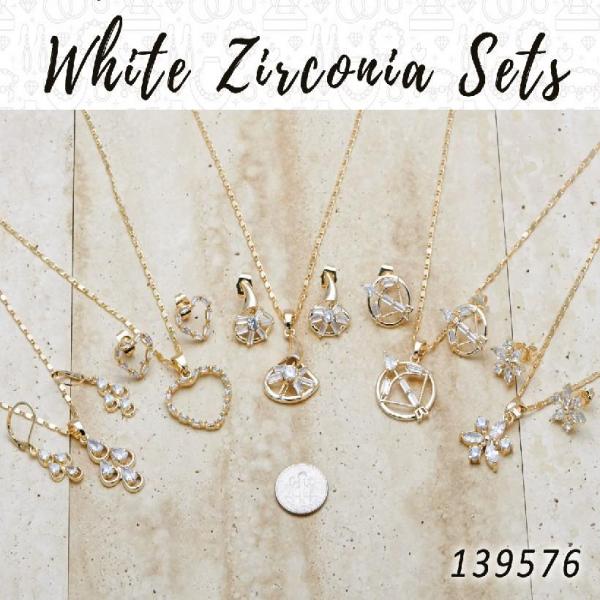 Kit Surtido de 15 Juegos de Aretes, Dijes y Collares con Zirconia Blanca de Oro Laminado al por mayor — SKU 139576